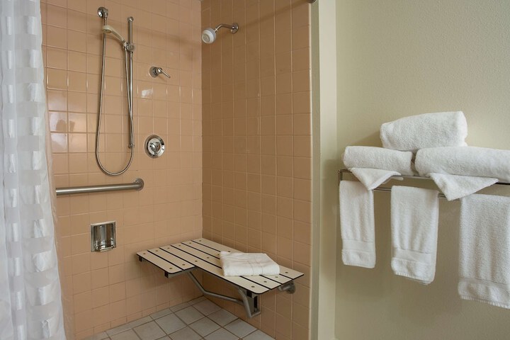 Embassy Suites by Hilton Seattle Tacoma International Airport