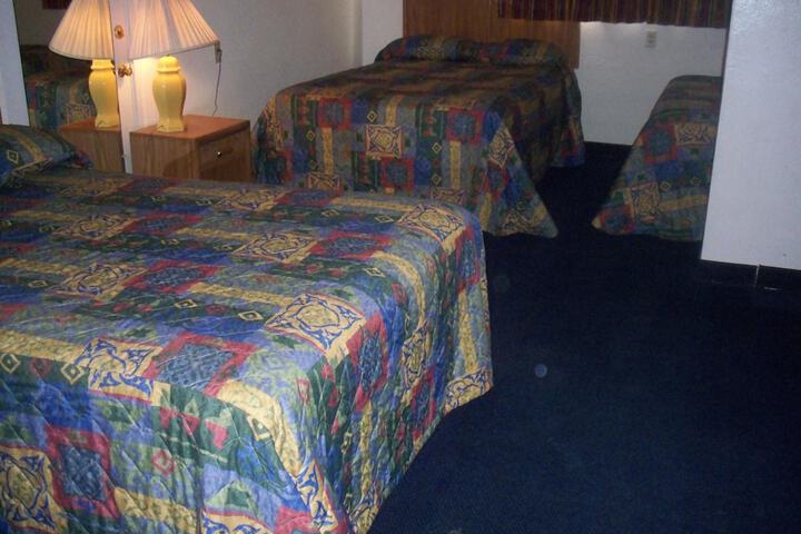 Room 13 of 28