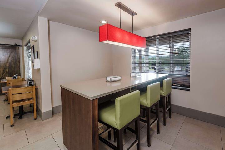 Country Inn & Suites by Radisson Lake George (Queensbury), NY