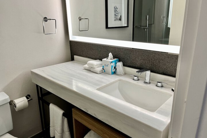 Room 90 of 152