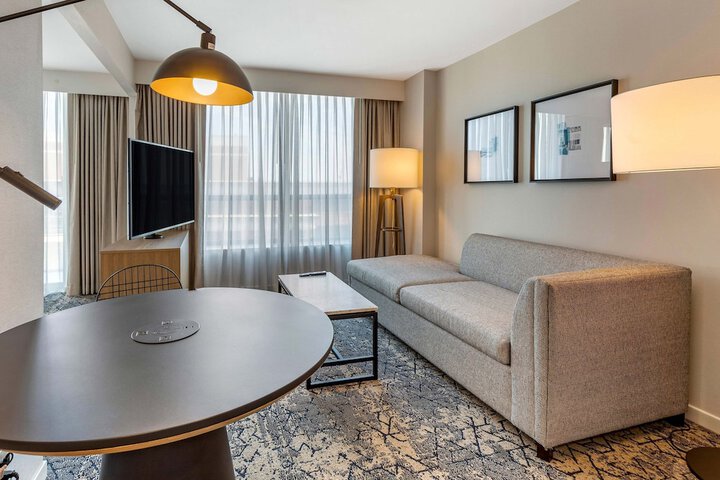 Room 32 of 64