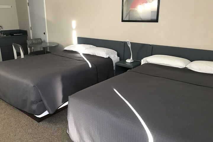 Room 16 of 40