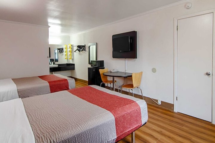 Motel 6 Bay Minette AL