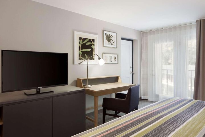 Room 17 of 26