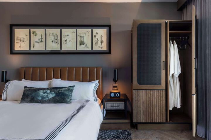 Room 48 of 92