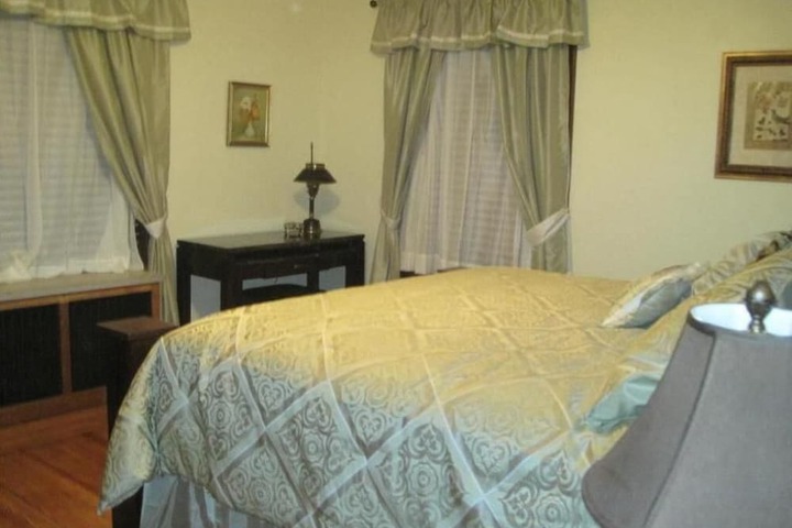 Walton Manor Inn Bed & Breakfast