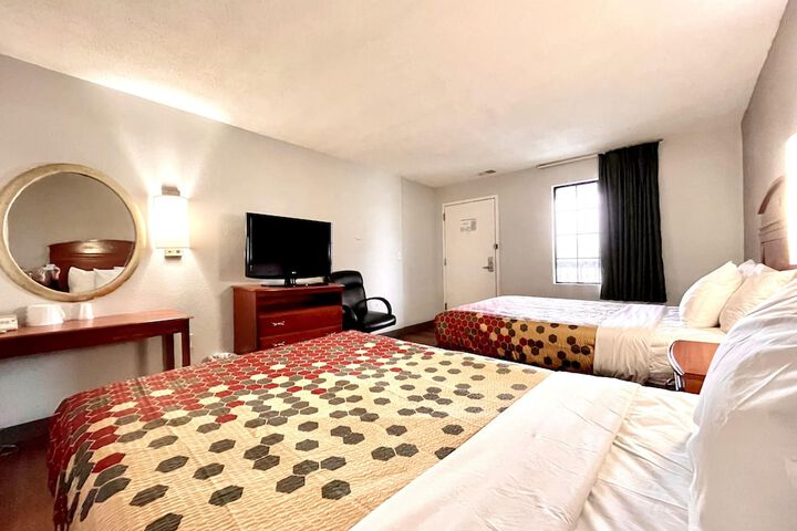 Room 8 of 15