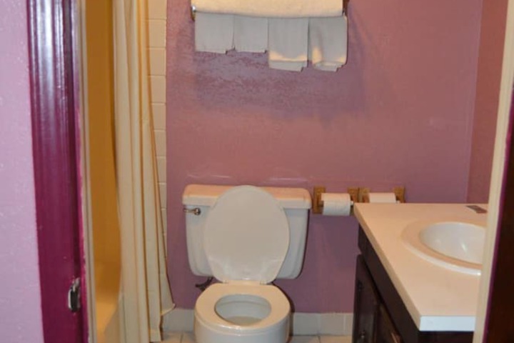 Budget Inn of Claypool Hill