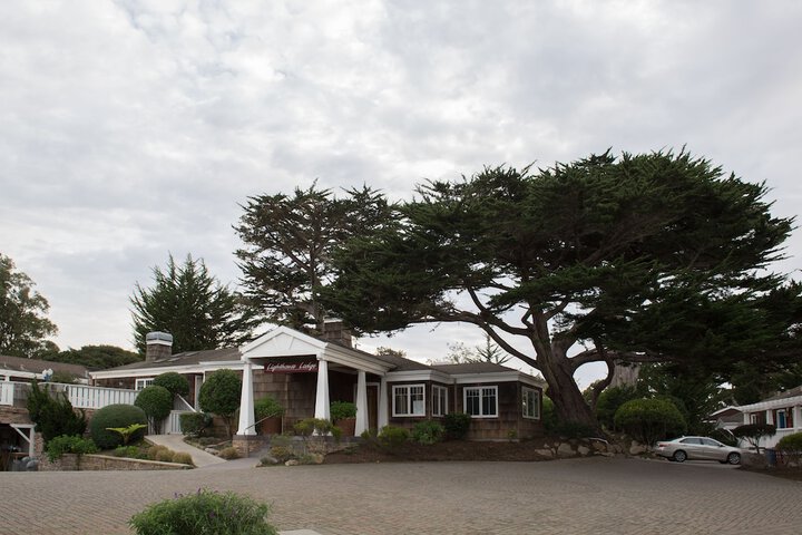 Lighthouse Lodge & Cottages