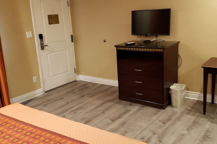 Room 30 of 35