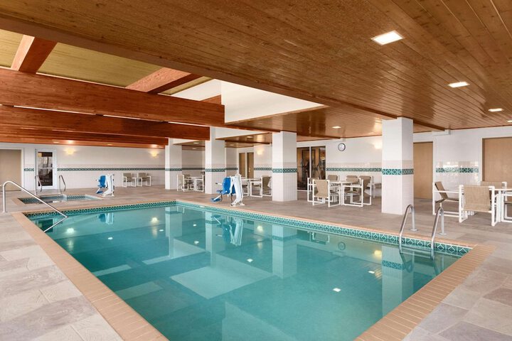 Pool 4 of 37
