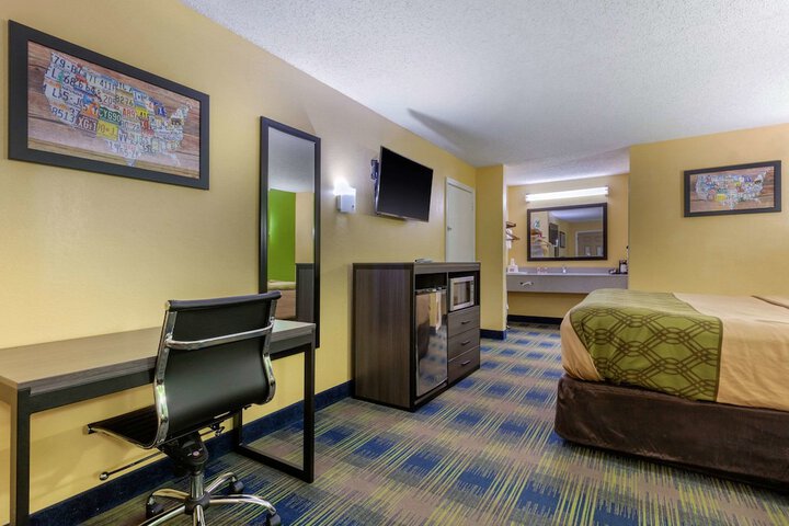 Room 9 of 41