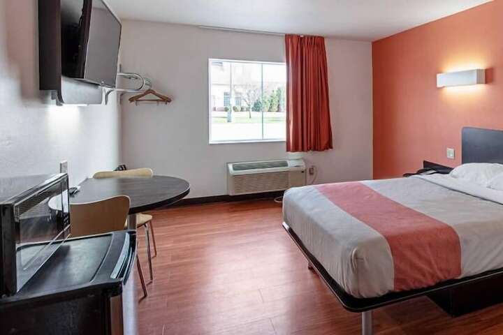 Room 16 of 35