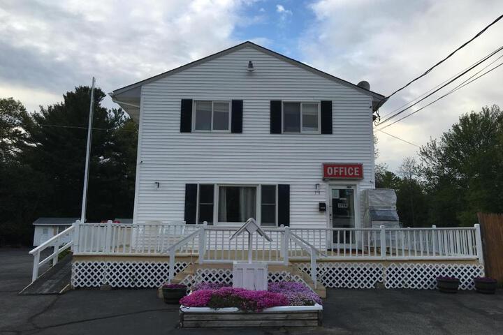 Knotty Pine Motel