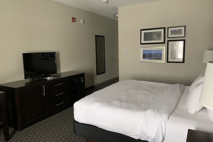 Room 27 of 39