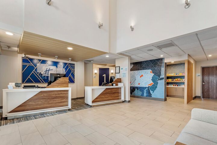 Holiday Inn Express Pittsburgh East - Mall Area by IHG