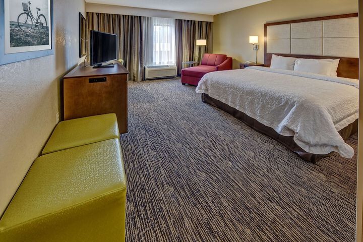 Hampton Inn by Hilton Dunn