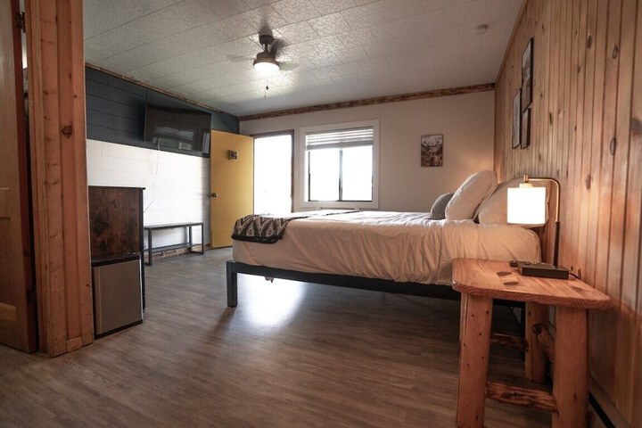 Room 28 of 73