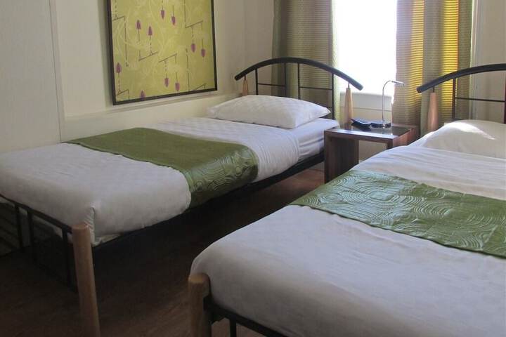 Room 4 of 41