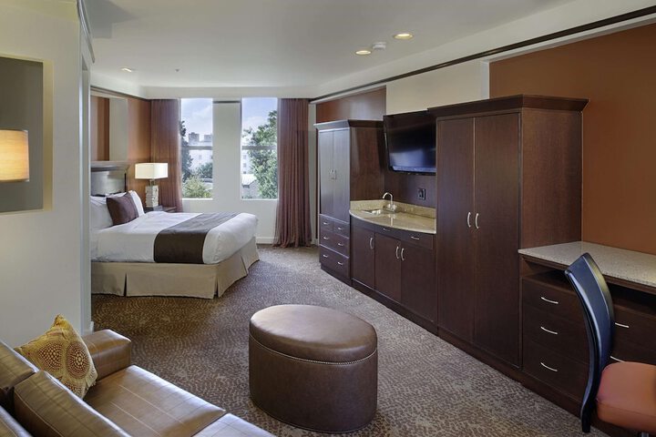 Room 114 of 169