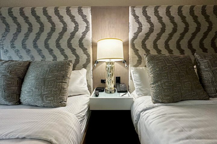 Room 42 of 84