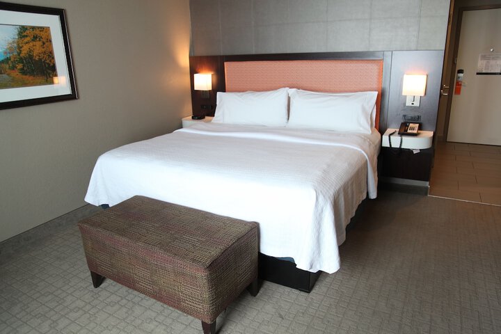 Room 16 of 38