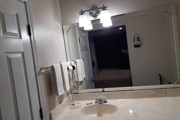 Room 11 of 35