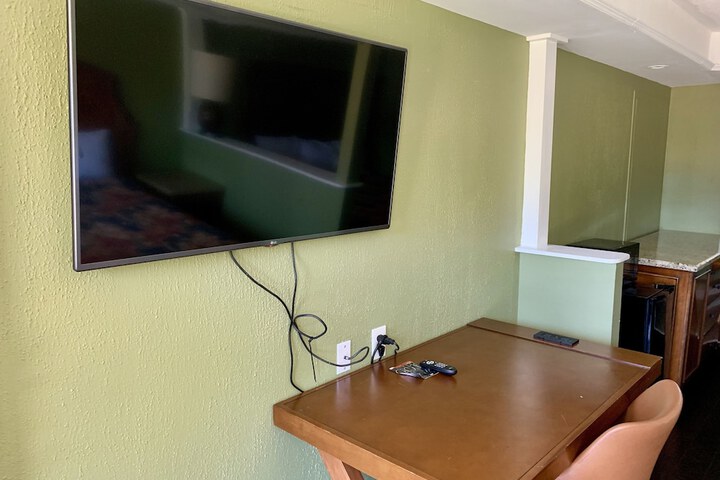 Room 7 of 10