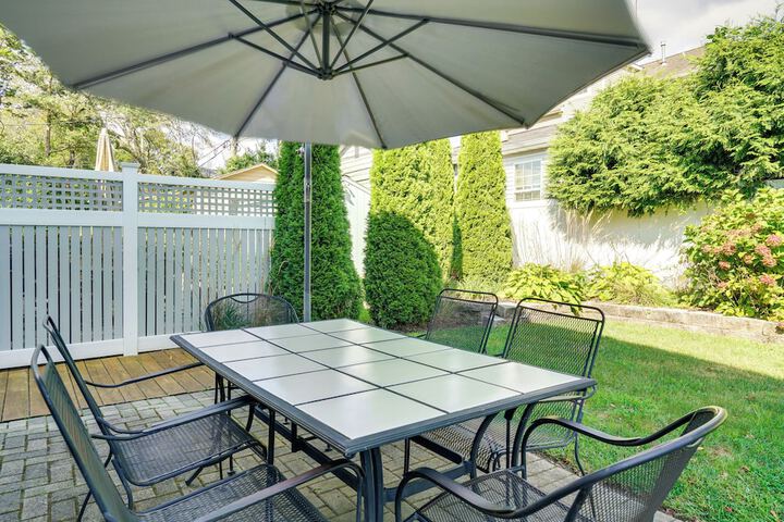 The 1818 Home w / Porch & Grill - 1 Mi to Beach!