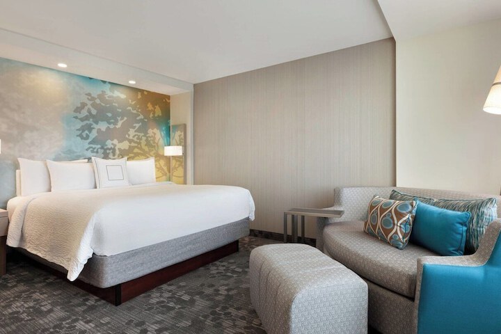 Room 20 of 33