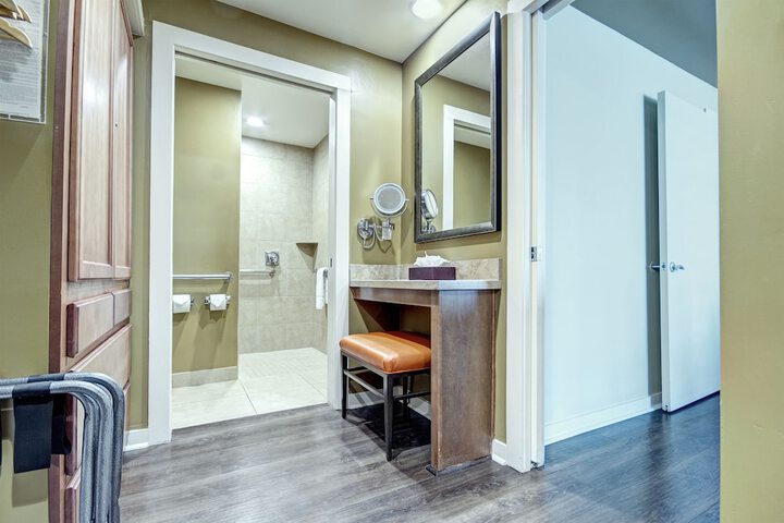 Room 42 of 66