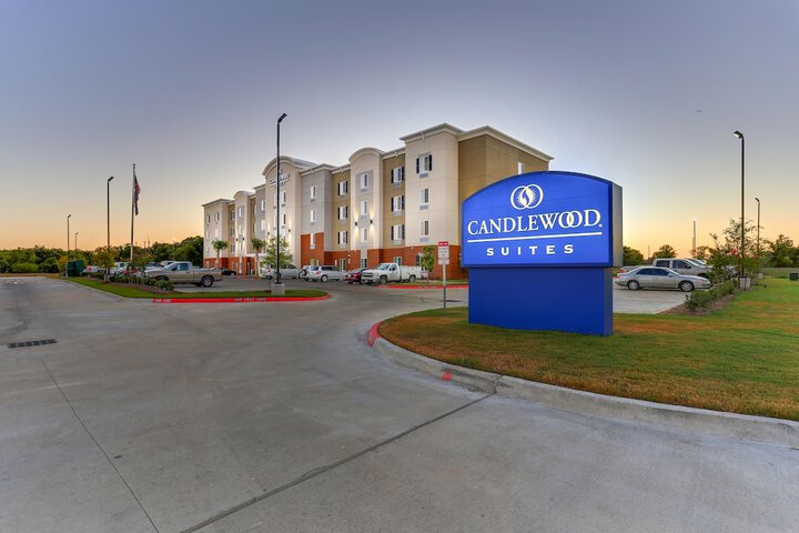 Candlewood Suites College Station at University by IHG