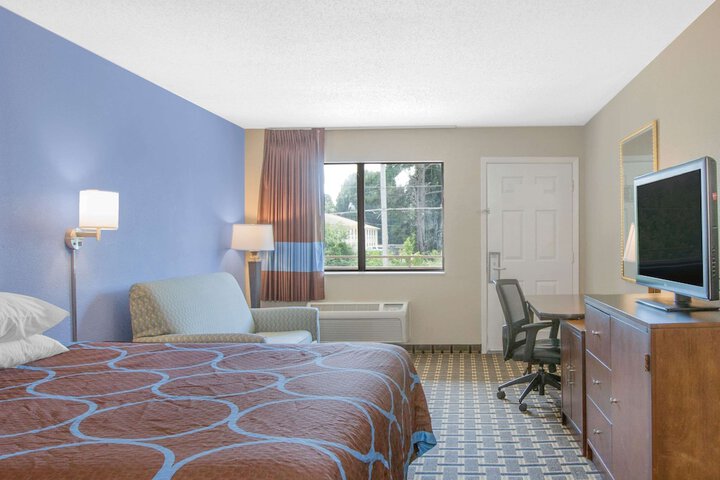 Room 14 of 15