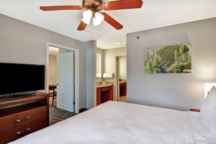 Room 25 of 60