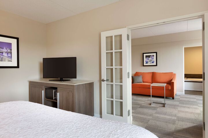Room 18 of 33