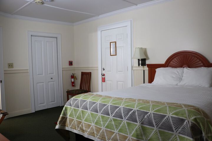Maple Terrace Motel