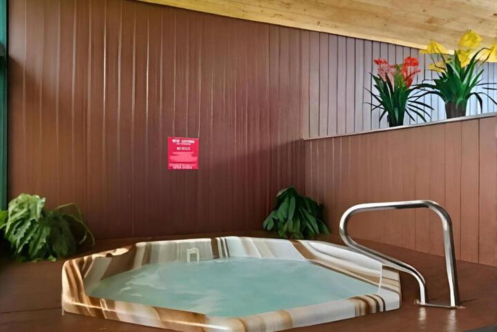Sandpoint Inn