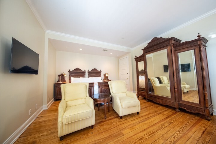Room 36 of 46