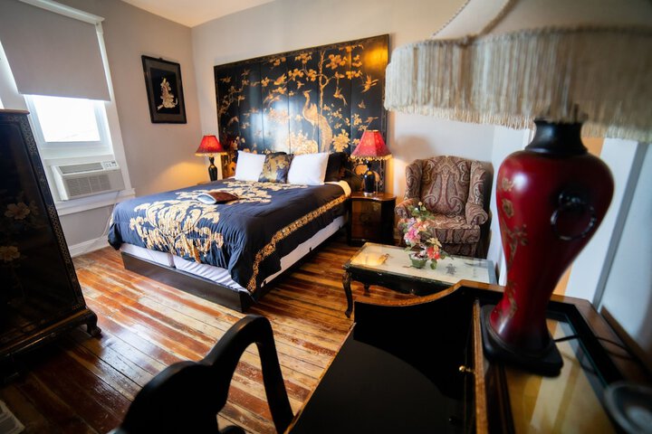 Oaak Tree Hotel