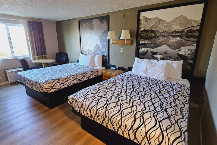 Room 12 of 16