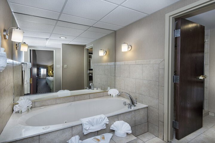 Holiday Inn Springdale / Fayetteville Area by IHG