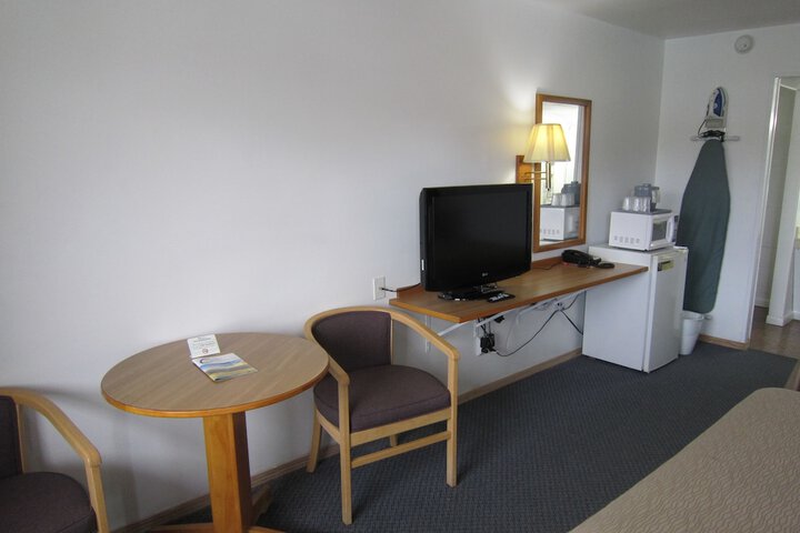 Room 9 of 12