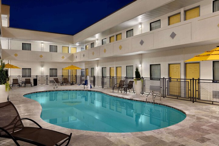 Pool 4 of 36