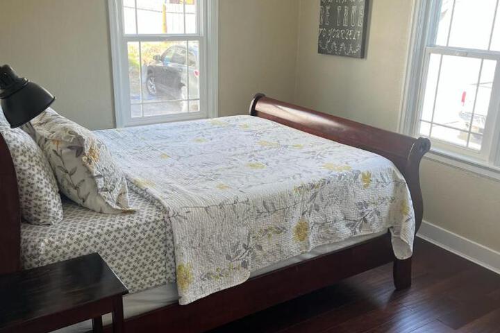 State Street Cottage Suite 2