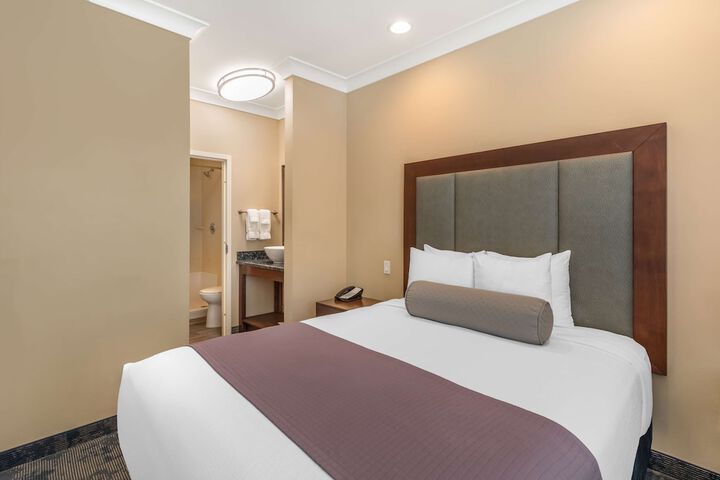 Best Western Plus Avita Suites
