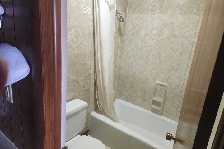 First Inn by OYO Quinter Hwy 70