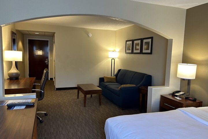 Room 9 of 34