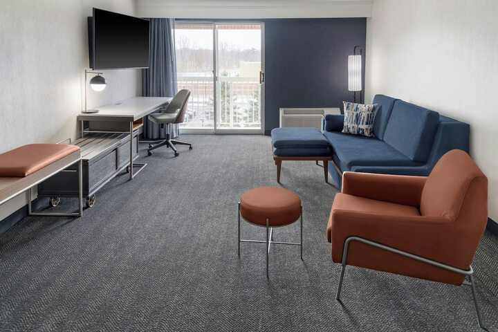 Courtyard by Marriott Cleveland Airport South