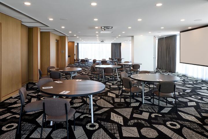 Courtyard by Marriott Montreal Laval