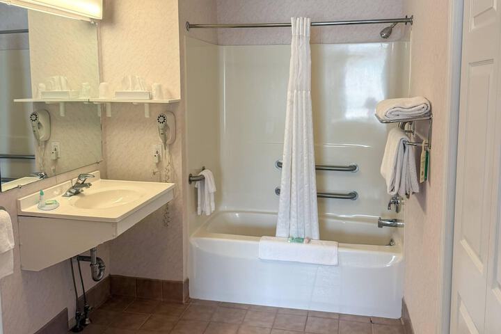 Smart Suites an Ascend Collection Hotel
